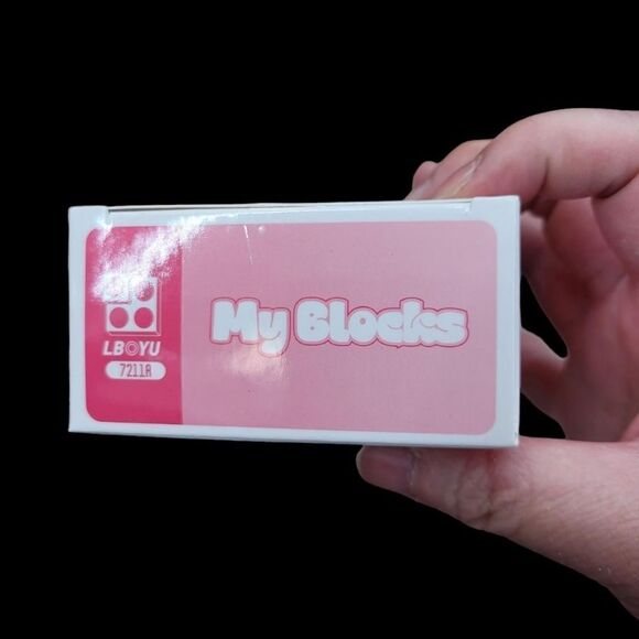 Brand New Disney Minnie Mouse Bricks Lego Figure - Picture 3 of 5